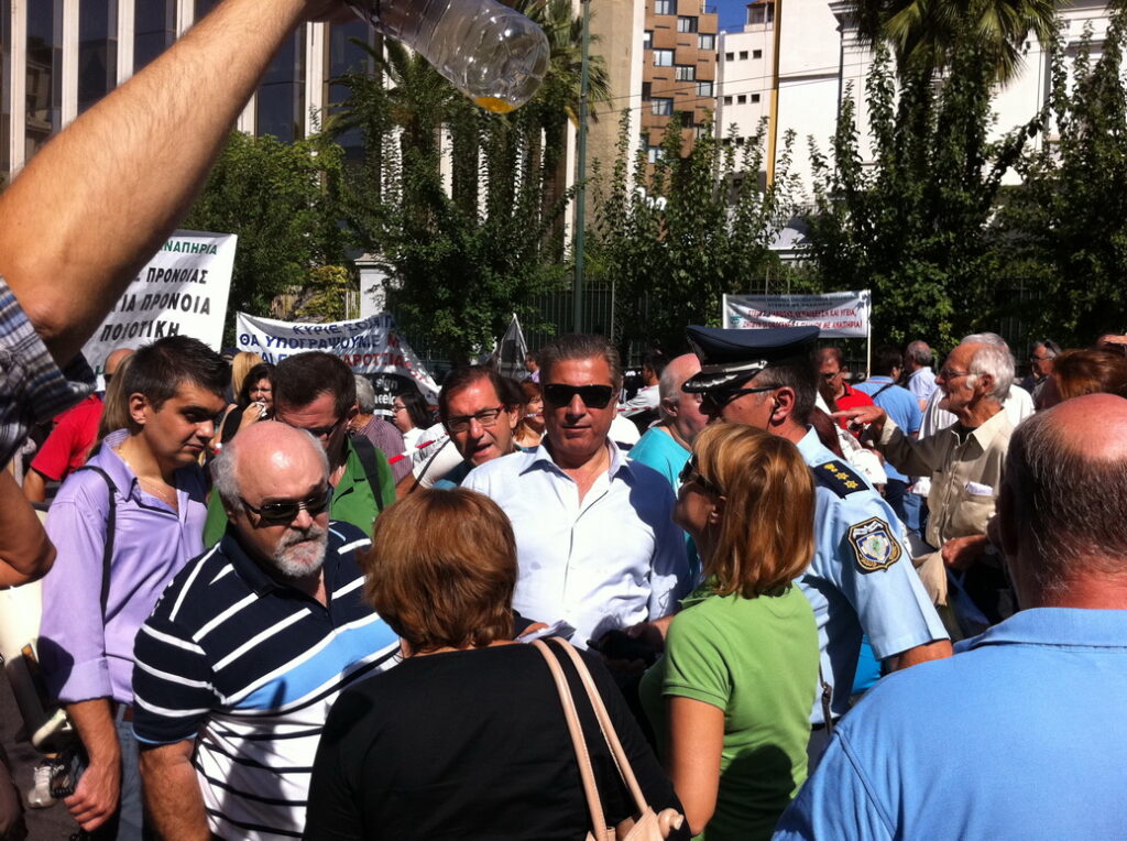 Ο Ιατρικός Σύλλογος Αθηνών στηρίζει τα δικαιώματα των ατόμων με αναπηρία απέναντι στις οριζόντιες περικοπές της Υγείας