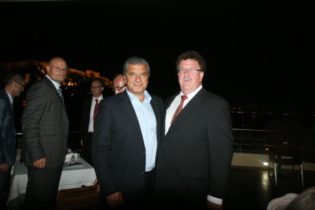 Ζητήματα εργασίας και τοπικής αυτοδιοίκησης συζήτησε ο Πρόεδρος του Ι.Σ.Α Γ. Πατούλης, στη συνάντησή του με το Γερμανό Υφυπουργό Εργασίας Χανς Γιοχάιμ Φούχτελ Ζητήματα εργασίας και τοπικής αυτοδιοίκησης συζήτησε ο Πρόεδρος του Ι.Σ.Α Γ. Πατούλης, στη συνάντησή του με το Γερμανό Υφυπουργό Εργασίας Χανς Γιοχάιμ Φούχτελ