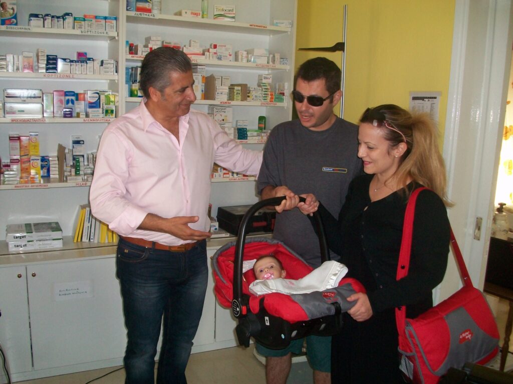 Κανένας χωρίς γιατρό και φάρμακο και κανένα παιδί χωρίς εμβόλιο, υποσχέθηκε το Ιατρείο Κοινωνικης Αποστολής σε Ψαρά και Οινούσσες