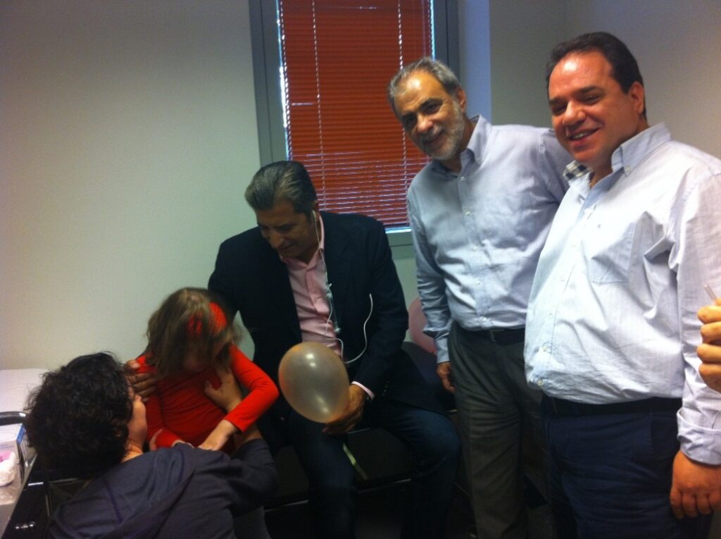 Δεκάδες παιδιά προσήλθαν  για εμβολιασμό στο Παράρτημα του Ιατρείου Κοινωνικής Αποστολής στο Δήμο Ηλιούπολης