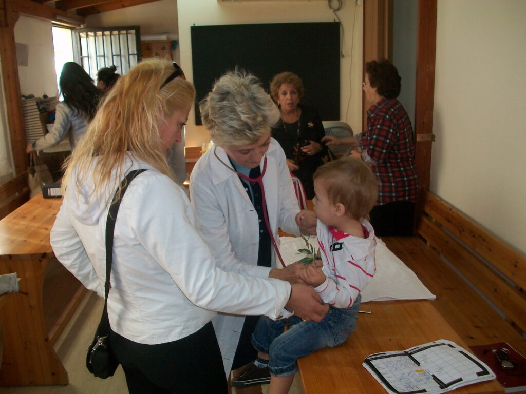 Με την ευλογία του Μητροπολίτη Περιστερίου κ Χρυσόστομου εμβολιαστήκαν 120 παιδιά στο Παράρτημα του Ιατρείου Κοινωνικής Αποστολής στην Ιερά Μητρόπολη Περιστερίου