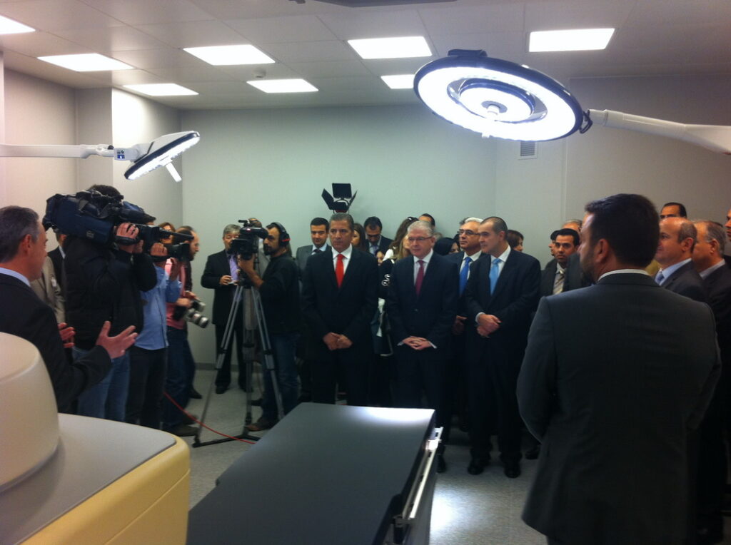 Η Ελλάδα πρωτοστατεί στο Υβριδικό Χειρουργείο ανάμεσα στην Ιαπωνία, τις ΗΠΑ και τη Γερμανία Η Ελλάδα πρωτοστατεί στο Υβριδικό Χειρουργείο ανάμεσα στην Ιαπωνία, τις ΗΠΑ και τη Γερμανία