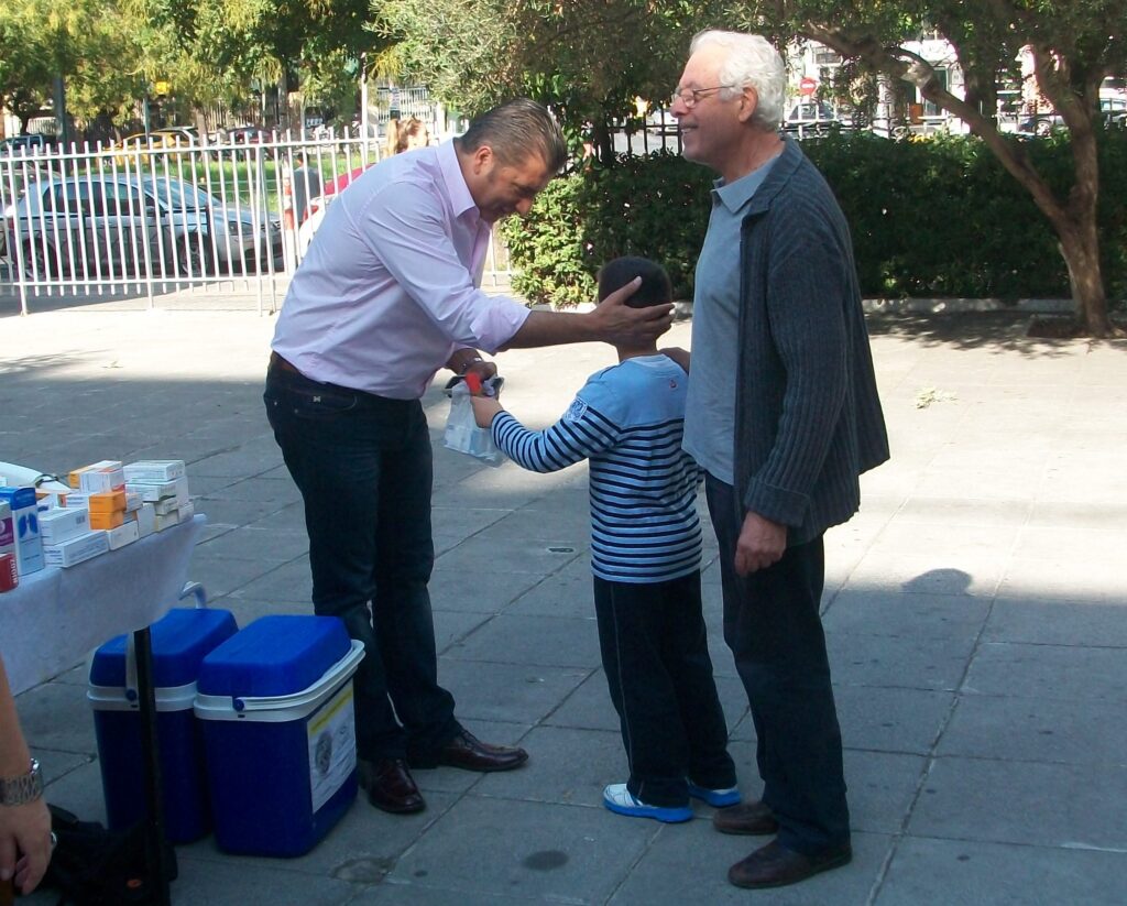 Συγκέντρωση Φαρμάκων στις Ενορίες της Ιεράς Αρχιεπισκοπής Αθηνών ξεκίνησαν το Ιατρείο Κοινωνικής Αποστολής και  ο ΣΚΑΙ