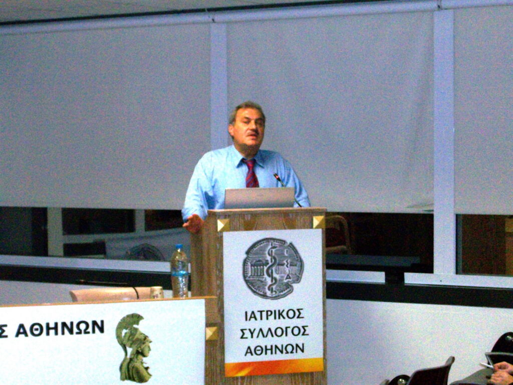 Τη σπουδαιότητα της πρόληψης του Ca μαστού από τη νεαρή ηλικία και τις σοβαρές λοιμώξεις της κοινότητας ανέπτυξαν καθηγητές της Ιατρικής Σχολής  στο 4ο μετεκπαιδευτικό μάθημα