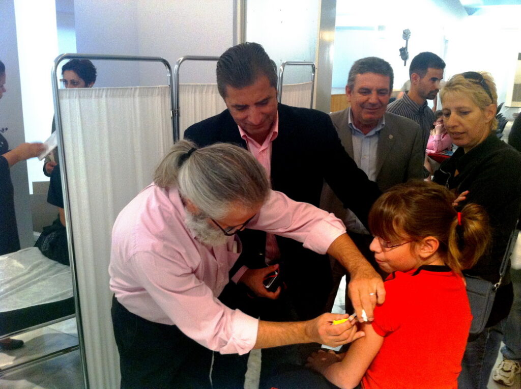 Εμβολιαστικός Σταθμός: Ίλιον – Συνεχίζεται με επιτυχία ο εμβολιασμός