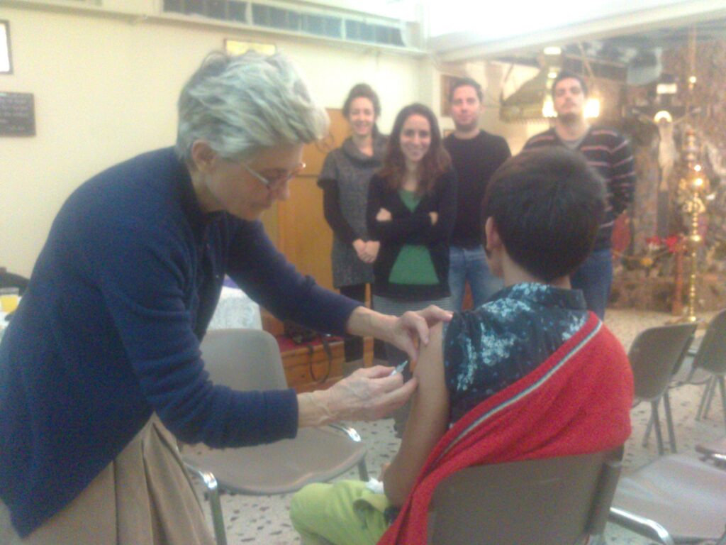 Συνεχίζεται η Εκστρατεία Εμβολιασμού του Ιατρείου Κοινωνικής Αποστολής στους ξενώνες της ΑΠΟΣΤΟΛΗΣ και της Αρχιεπισκοπής από εθελοντές γιατρούς του Ιατρικού Συλλόγου Αθηνών