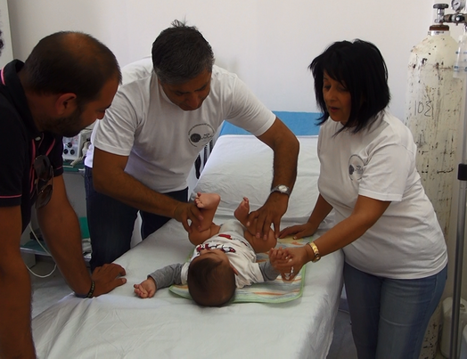 421 εξετάσεις και εμβολιασμοί σε 5 νησιά της άγονης γραμμής από εθελοντές γιατρούς του Ιατρείου Κοινωνικής Αποστολής