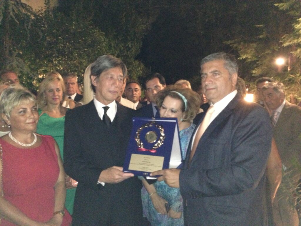 Ο Ιατρικός Σύλλογος Αθηνών βράβευσε  τον διεθνούς φήμης Πλαστικό Χειρουργό  Dr. Bui – Προσπάθεια για ανάδειξη της πατρίδας μας  ως Παγκόσμιας κορωνίδας του Ιατρικού Τουρισμού