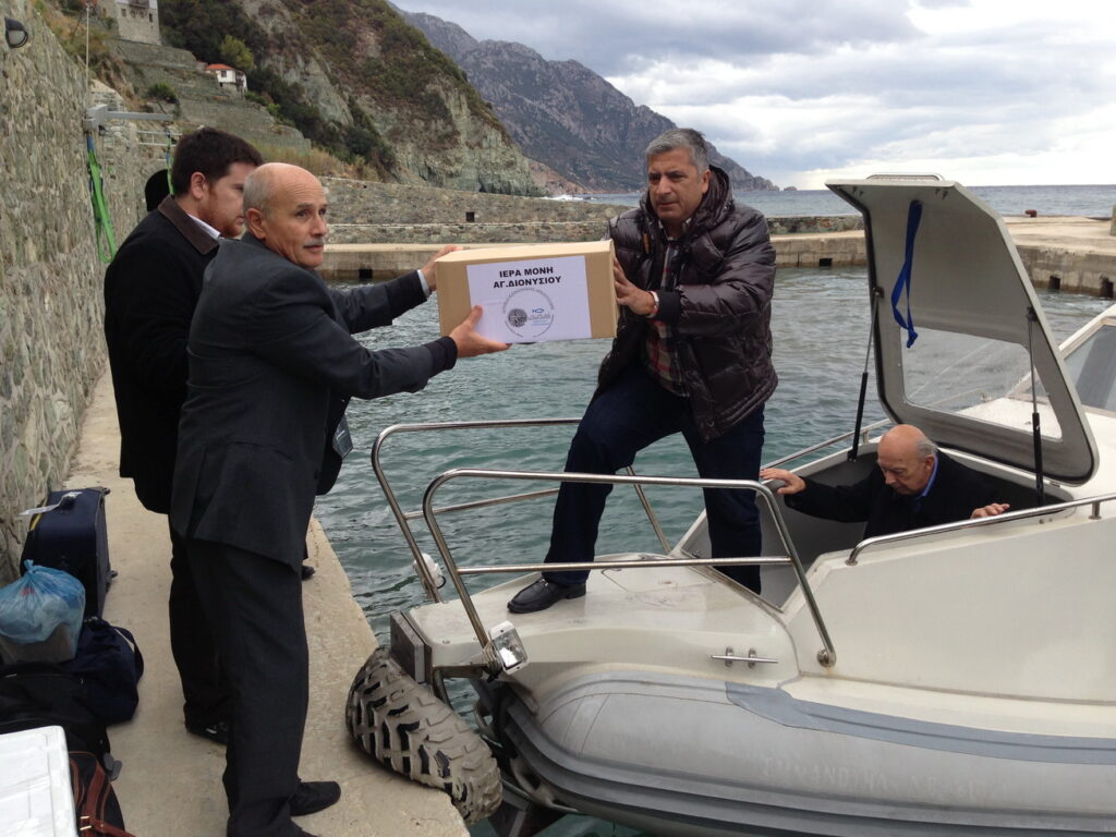 Αποστολή Ιατροφαρμακευτικού Υλικού στην Αθωνιάδα Εκκλησιαστική Ακαδημία του Αγίου Όρους από το Ιατρείο Κοινωνικής Αποστολής