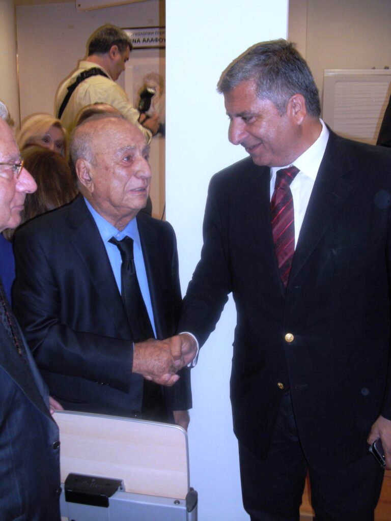 Τη στήριξη της Ογκολογικής Μονάδας της Γ’ Πανεπιστημιακής Παθολογικής Κλινικής του ΣΩΤΗΡΙΑ στο Ιατρείο Κοινωνικής Αποστολής τόνισε ο πρόεδρος του ΙΣΑ στα εγκαίνια της νέας Πτέρυγάς «Λένας Αλαφουζου»