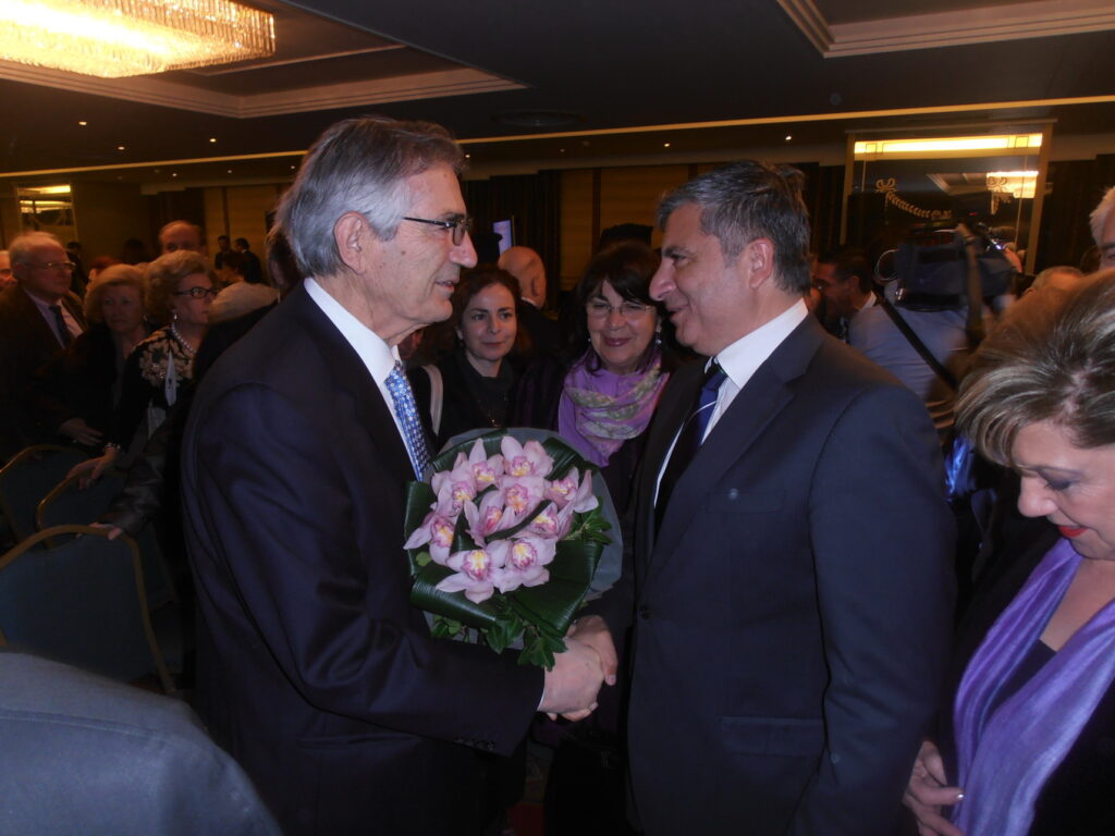 Ο Πρόεδρος του ΙΣΑ στη βράβευση του Παύλου Τούτουζα Ο Πρόεδρος του ΙΣΑ στη βράβευση του Παύλου Τούτουζα