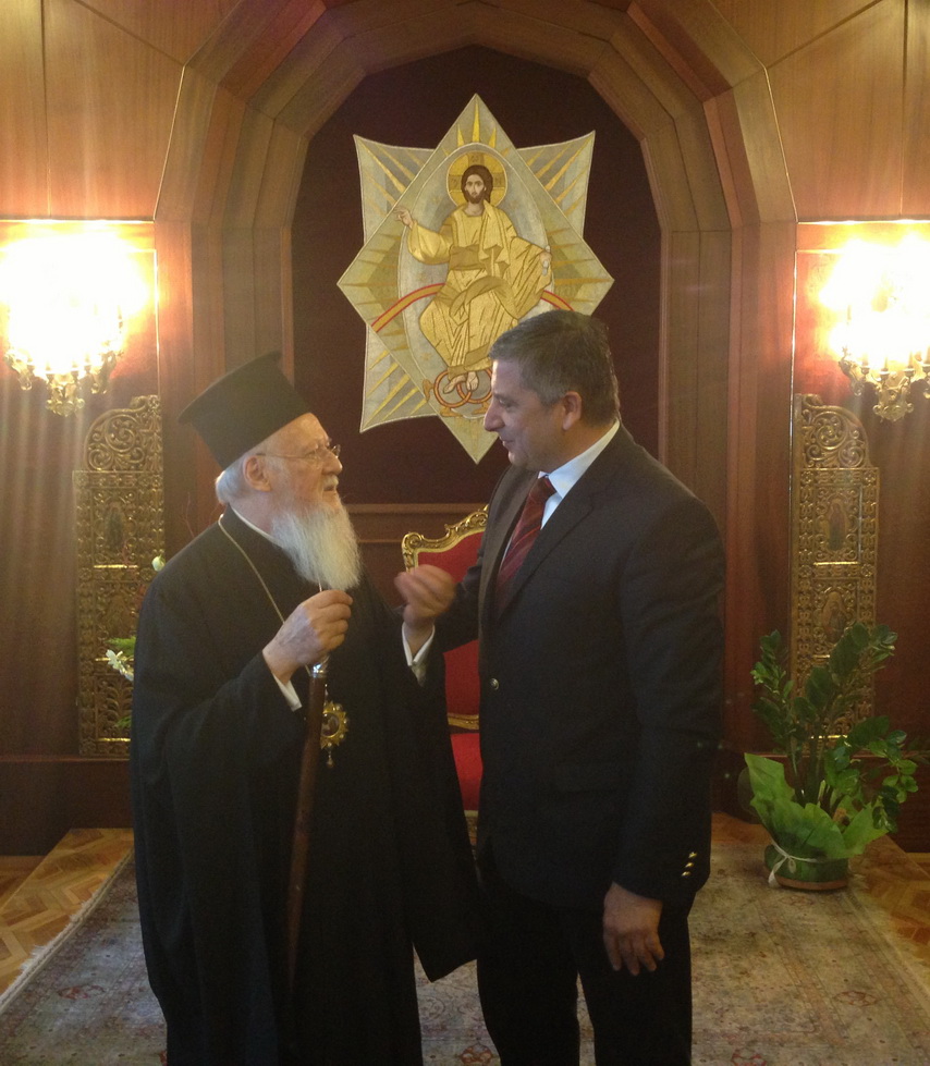 Την ευλογία του Οικουμενικού Πατριάρχη  κκ Βαρθολομαίου έλαβε ο Πρόεδρος του ΙΣΑ Γ.Πατούλης για τη συνέχιση του έργου του Ιατρείου Κοινωνικής Αποστολής