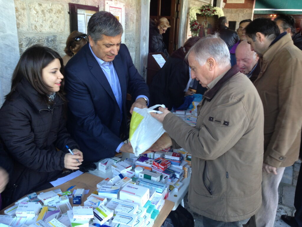 Τεράστια η ανταπόκριση του κόσμου για το Ιατρείο Κοινωνικής Αποστολής κατά τον εορτασμό του Αγ.Νικολάου σε Ναούς της Ιεράς Αρχιεπισκοπής Αθηνών  στη δράση του ΣΚΑΙ «Όλοι μαζί Μπορούμε»