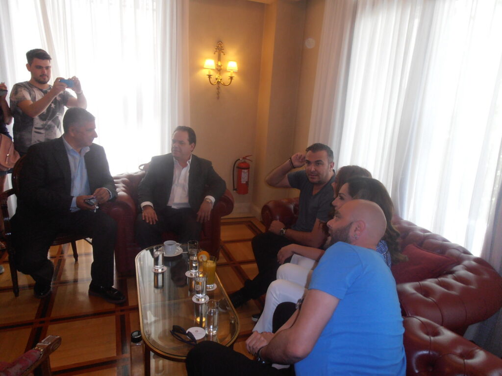 Συναυλία “MIA ΧΩΡΑ, ΜΙΑ ΦΩΝΗ” με την διοργάνωση του ΑΝΤ1 και του φιλανθρωπικού οργανισμού «ΑΠΟΣΤΟΛΗ» υπό την αιγίδα του Δήμου Αμαρουσίου Συναυλία “MIA ΧΩΡΑ, ΜΙΑ ΦΩΝΗ” με την διοργάνωση του ΑΝΤ1 και του φιλανθρωπικού οργανισμού «ΑΠΟΣΤΟΛΗ» υπό την αιγίδα του Δήμου Αμαρουσίου