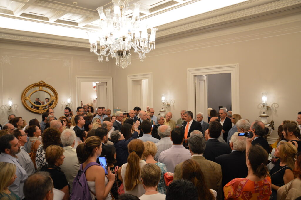 Με μεγάλη συμμετοχή πραγματοποιήθηκαν τα εγκαίνια της έκθεσης ζωγραφικής των γιατρών καλλιτεχνών του ΙΣΑ Με μεγάλη συμμετοχή πραγματοποιήθηκαν τα εγκαίνια της έκθεσης ζωγραφικής των γιατρών καλλιτεχνών του ΙΣΑ