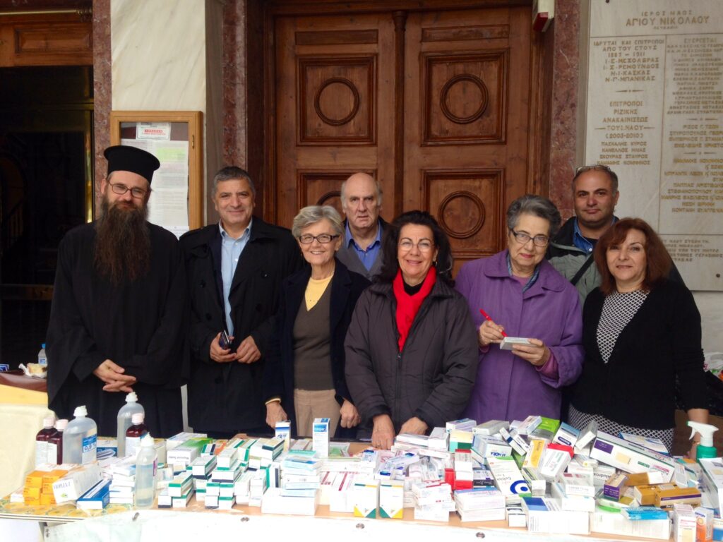 8 μεγάλοι σάκοι με φάρμακα μαζεύτηκαν στον Άγιο Νικόλαο «Πευκακίων» στην Αθήνα 8 μεγάλοι σάκοι με φάρμακα μαζεύτηκαν στον Άγιο Νικόλαο «Πευκακίων» στην Αθήνα