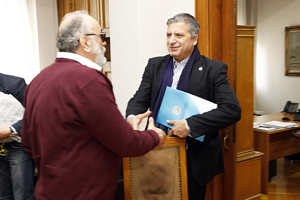 Ο ΙΣΑ έθεσε τις κόκκινες γραμμές του ιατρικού κόσμου στον Υπουργό Υγείας Π. Κουρουμπλή Ο ΙΣΑ έθεσε τις κόκκινες γραμμές του ιατρικού κόσμου στον Υπουργό Υγείας Π. Κουρουμπλή