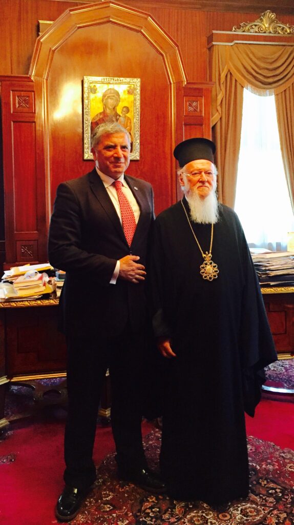 Τον Οικουμενικό Πατριάρχη Βαρθολομαίο επισκέφθηκε σήμερα ο Πρόεδρος του Ι.Σ.Α. και της Κ.Ε.Δ.Ε Γ. Πατούλης Τον Οικουμενικό Πατριάρχη Βαρθολομαίο επισκέφθηκε σήμερα ο Πρόεδρος του Ι.Σ.Α. και της Κ.Ε.Δ.Ε Γ. Πατούλης