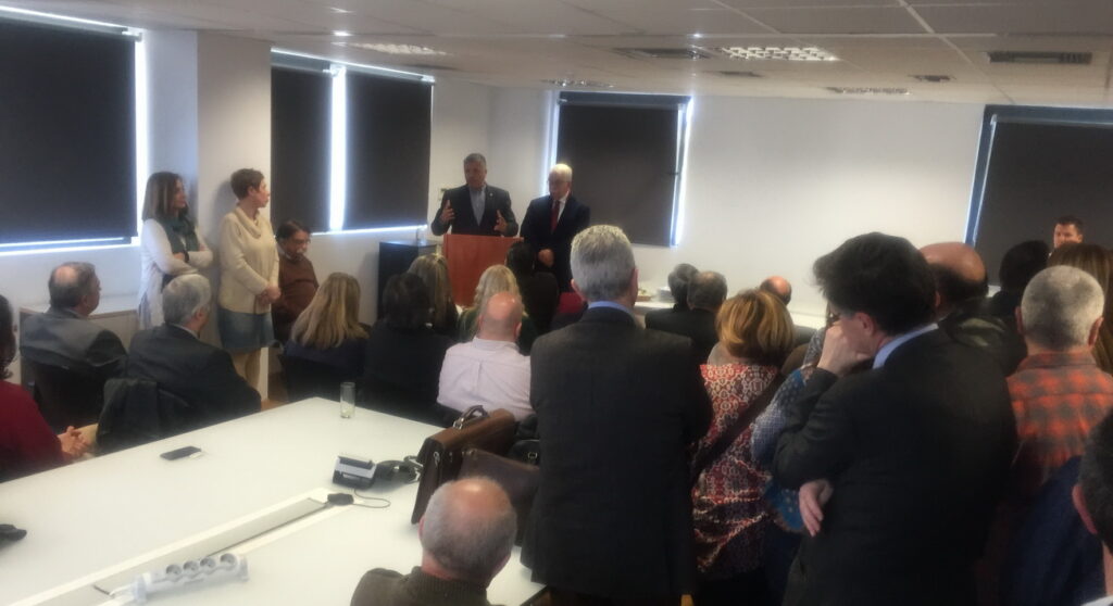 Στην κοπή της Πρωτοχρονιάτικης πίτας του ΚΕ.ΕΛ.Π.ΝΟ. παρέστη ο Πρόεδρος του Ι.Σ.Α. κ. Γ. Πατούλης Στην κοπή της Πρωτοχρονιάτικης πίτας του ΚΕ.ΕΛ.Π.ΝΟ. παρέστη ο Πρόεδρος του Ι.Σ.Α. κ. Γ. Πατούλης