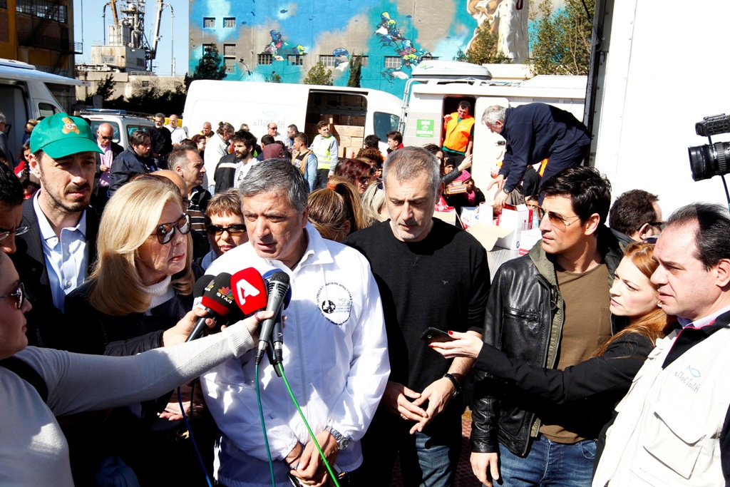 3 3 2016 prosfyges we care peiraias1