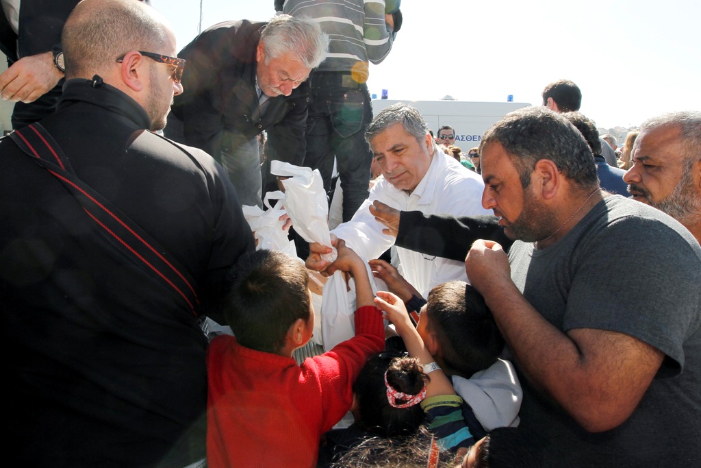 3 3 2016 prosfyges we care peiraias1