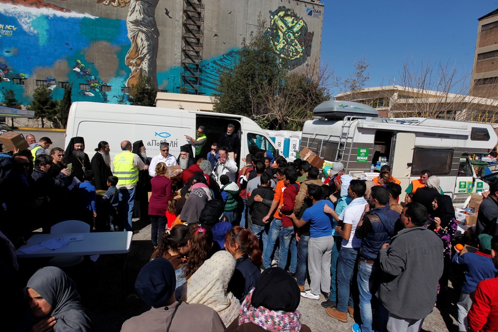 3 3 2016 prosfyges we care peiraias1