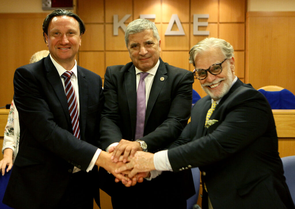 Νέα γέφυρα συνεργασίας και επικοινωνίας, με την ελληνική ομογένεια, με στόχο την προώθηση του τουρισμού υγείας της χώρα μας, ανακοίνωσε ο πρόεδρος του ΙΣΑ Γ. Πατούλης Νέα γέφυρα συνεργασίας και επικοινωνίας, με την ελληνική ομογένεια, με στόχο την προώθηση του τουρισμού υγείας της χώρα μας, ανακοίνωσε ο πρόεδρος του ΙΣΑ Γ. Πατούλης