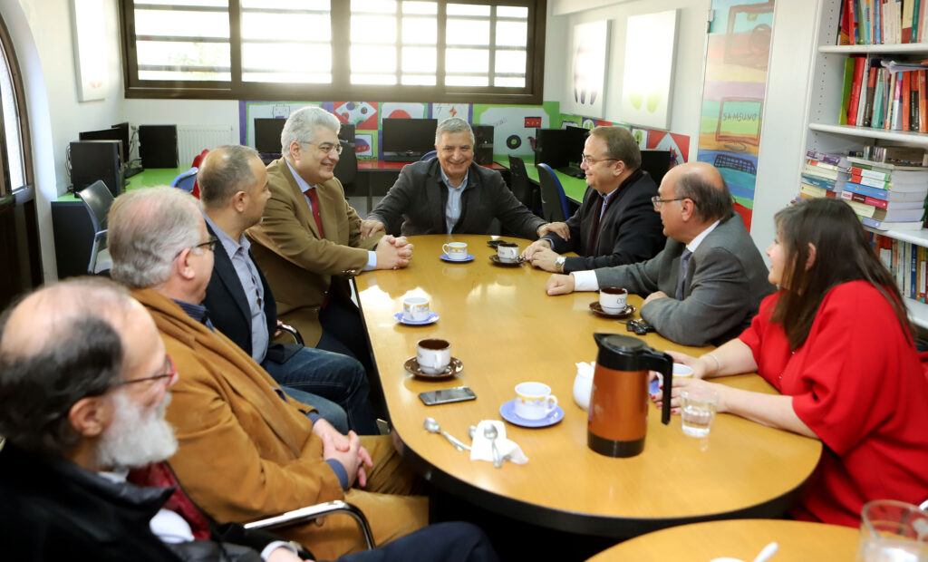 Επίσκεψη στο Παιδικό Χωριό SOS Βάρης πραγματοποίησαν ο πρόεδρος Γ. Πατούλης και μέλη του Δ.Σ. του Ι.Σ.Α. Επίσκεψη στο Παιδικό Χωριό SOS Βάρης πραγματοποίησαν ο πρόεδρος Γ. Πατούλης και μέλη του Δ.Σ. του Ι.Σ.Α.