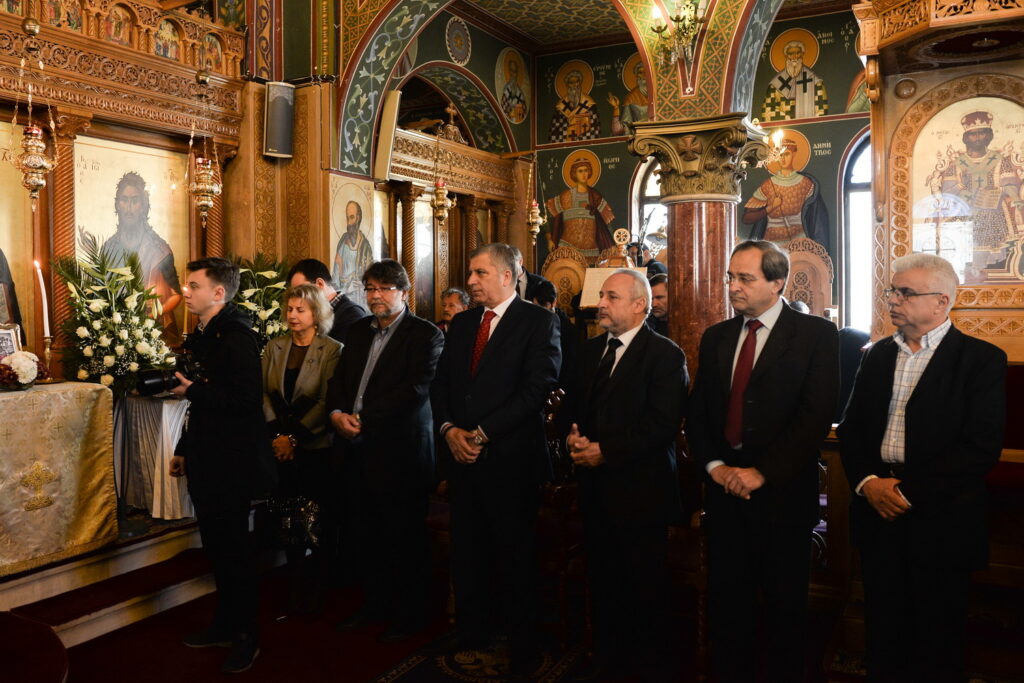 Βράβευση του Προέδρου του ΙΣΑ Γ. Πατούλη από τον Επίσκοπο Σαλώνων Αντώνιο, παρουσία του Επισκόπου Παύλου της Πολωνίας για το κοινωνικό έργο του στον ΙΣΑ Βράβευση του Προέδρου του ΙΣΑ Γ. Πατούλη από τον Επίσκοπο Σαλώνων Αντώνιο, παρουσία του Επισκόπου Παύλου της Πολωνίας για το κοινωνικό έργο του στον ΙΣΑ