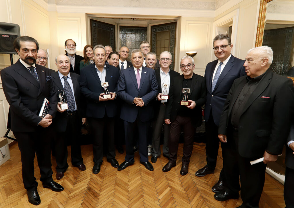 Με μεγάλη επιτυχία πραγματοποιήθηκε η ομαδική έκθεση, Ιατρών Καλλιτεχνών και Λογοτεχνών που διοργάνωσε ο ΙΣΑ, στις 19 και 20 Απριλίου 2019 ,στη γκαλερί “Amalias 36” Με μεγάλη επιτυχία πραγματοποιήθηκε η ομαδική έκθεση, Ιατρών Καλλιτεχνών και Λογοτεχνών που διοργάνωσε ο ΙΣΑ, στις 19 και 20 Απριλίου 2019 ,στη γκαλερί “Amalias 36”