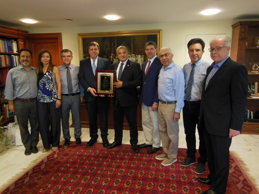 Συνάντηση με επίκεντρο τη διεξαγωγή Παγκόσμιου Συνεδρίου Ελλήνων Ιατρών στην Ελλάδα το 2020 με τη συνεργασία Ι.Σ.Α, Ιατρικού Συλλόγου Κύπρου και Ομοσπονδίας Ελληνικών Ιατρικών Συλλόγων Β. Αμερικής Συνάντηση με επίκεντρο τη διεξαγωγή Παγκόσμιου Συνεδρίου Ελλήνων Ιατρών στην Ελλάδα το 2020 με τη συνεργασία Ι.Σ.Α, Ιατρικού Συλλόγου Κύπρου και Ομοσπονδίας Ελληνικών Ιατρικών Συλλόγων Β. Αμερικής