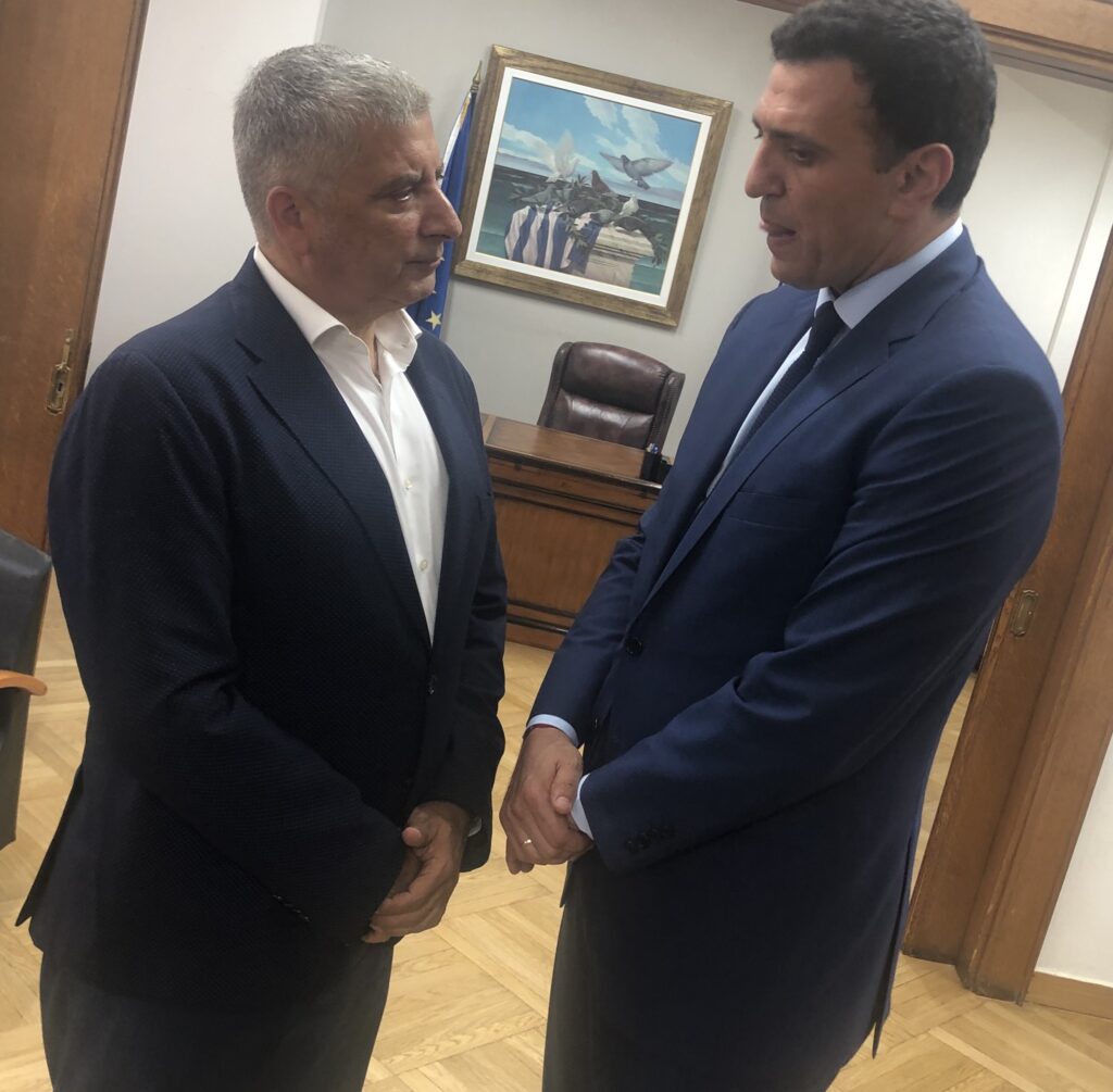 Συνομιλία με την νέα πολιτική ηγεσία του Υπουργείου Υγείας είχε ο Πρόεδρος του ΙΣΑ Γ. Πατούλης, στο πλαίσιο της τελετής παράδοσης παραλαβής του Υπουργείου Υγείας Συνομιλία με την νέα πολιτική ηγεσία του Υπουργείου Υγείας είχε ο Πρόεδρος του ΙΣΑ Γ. Πατούλης, στο πλαίσιο της τελετής παράδοσης παραλαβής του Υπουργείου Υγείας