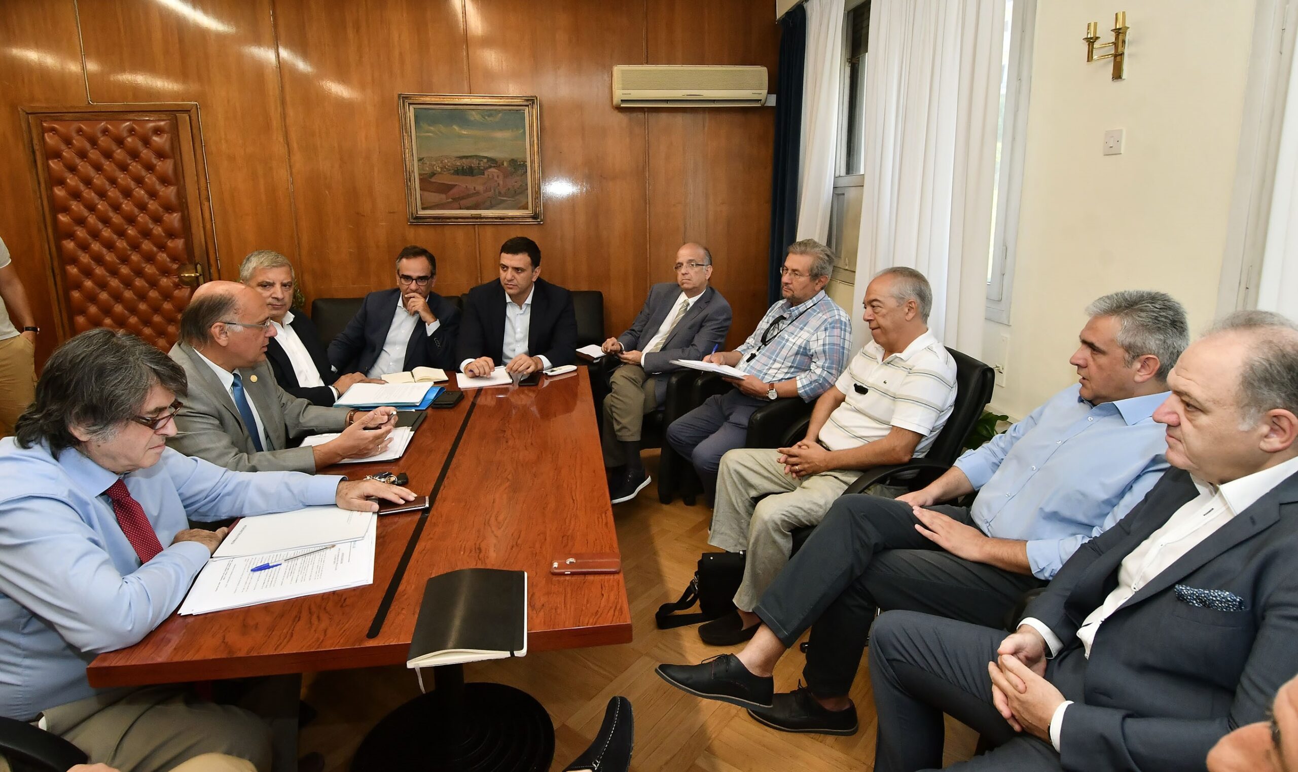 1 8 19 YPOYRGO YGEIAS 10