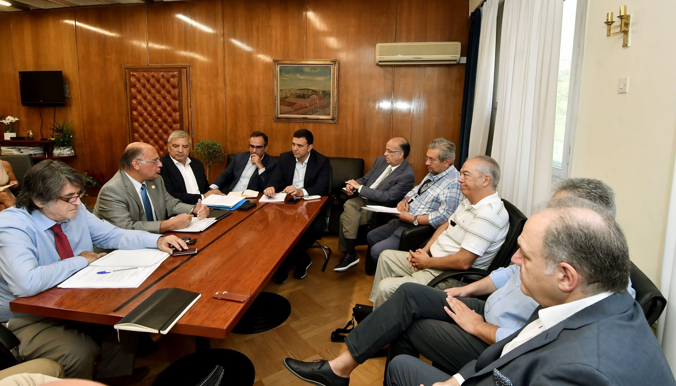 1 8 19 YPOYRGO YGEIAS 7