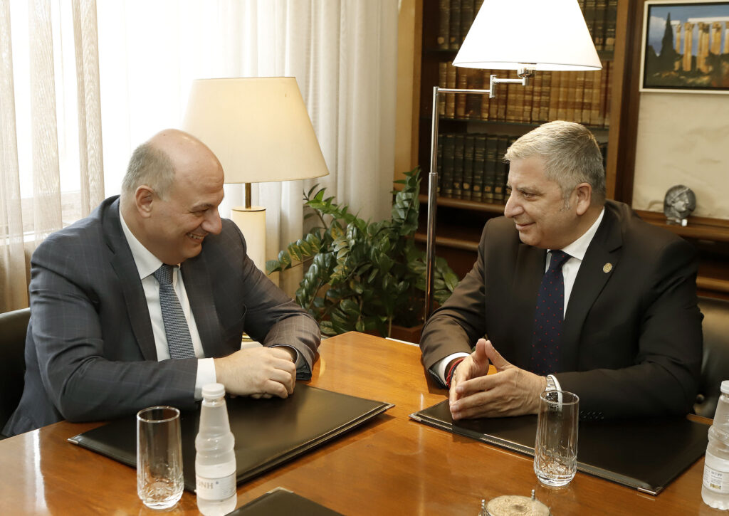 Κρίσιμα ζητήματα συζητήθηκαν στο πλαίσιο της συνάντησης που είχε ο Πρόεδρος του ΙΣΑ Γ.Πατούλης με τον Υπουργό Δικαιοσύνης κ. Κ.Τσιάρα