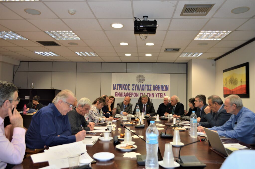 Η ανάγκη λήψης  μέτρων για τη θωράκιση του υγειονομικού συστήματος προκειμένου να ανταπεξέλθει στην εξάπλωση του κορωνοϊού ,τονίστηκε στο πλαίσιο της σημερινής έκτακτης σύσκεψης  του Δ.Σ του ΙΣΑ