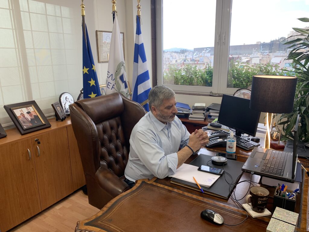 Η άρση των μέτρων πρέπει να γίνει σταδιακά με γνώμονα την προστασία των ευπαθών ομάδων και τις ιδιαιτερότητες κάθε περιοχής, σύμφωνα με την Ομάδα Εμπειρογνωμόνων του ΙΣΑ και της Περιφέρειας Αττικής που πραγματοποίησε σήμερα έκτακτη σύσκεψη