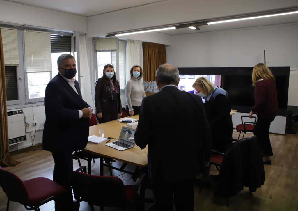 Στη σημερινή έκτακτη σύσκεψη της Εθνικής Επιτροπής Εμβολιασμών, με θέμα τον εμβολιασμό των Ελευθεροεπαγγελματιών Ιατρών, συμμετείχε ο Πρόεδρος του ΙΣΑ Γ.Πατούλης