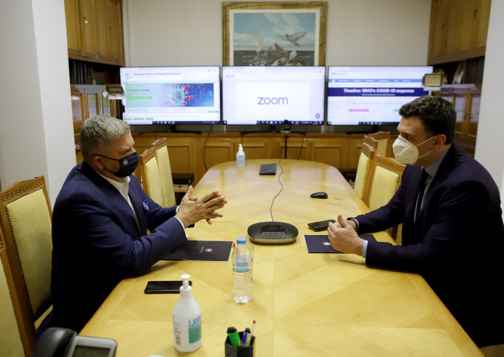 Την ανάγκη διεύρυνσης της εμβολιαστικής διαδικασίας για να καλυφθούν τα άτομα με κινητικά προβλήματα, τόνισε μεταξύ άλλων, ο Πρόεδρος του ΙΣΑ και Περιφερειάρχης Αττικής Γ. Πατούλης, στο πλαίσιο της σημερινής του συνάντησης με τον υπ. Υγείας Β. Κικίλια