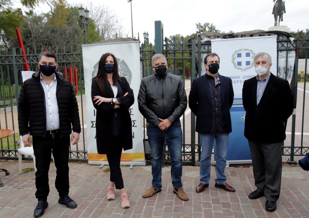 Στο Πεδίον του Άρεως, παρουσία και του Προέδρου του ΙΣΑ και Περιφερειάρχη Αττικής Γ. Πατούλη, διενεργήθηκαν σήμερα δειγματοληπτικά Rapid Test από τις Κινητές Ομάδες Επισκέψεων Σπίτι (ΚΟΕΣ) του ΙΣΑ και της Περιφέρειας