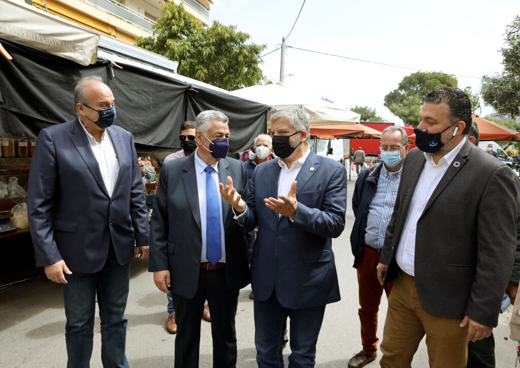 Εκατοντάδες Rapid Test πραγματοποιήθηκαν στη Λαϊκή Αγορά του Παλαιού Φαλήρου από τα κλιμάκια Ιατρών και Νοσηλευτών του ΙΣΑ και της Π.A, παρουσία του Περιφερειάρχη Γ. Πατούλη, του Δημάρχου Γ. Φωστηρόπουλου και του Προέδρου της ΠΟΣΠΛΑ Δ.Μουλιάτου Εκατοντάδες Rapid Test πραγματοποιήθηκαν στη Λαϊκή Αγορά του Παλαιού Φαλήρου από τα κλιμάκια Ιατρών και Νοσηλευτών του ΙΣΑ και της Π.A, παρουσία του Περιφερειάρχη Γ. Πατούλη, του Δημάρχου Γ. Φωστηρόπουλου και του Προέδρου της ΠΟΣΠΛΑ Δ.Μουλιάτου