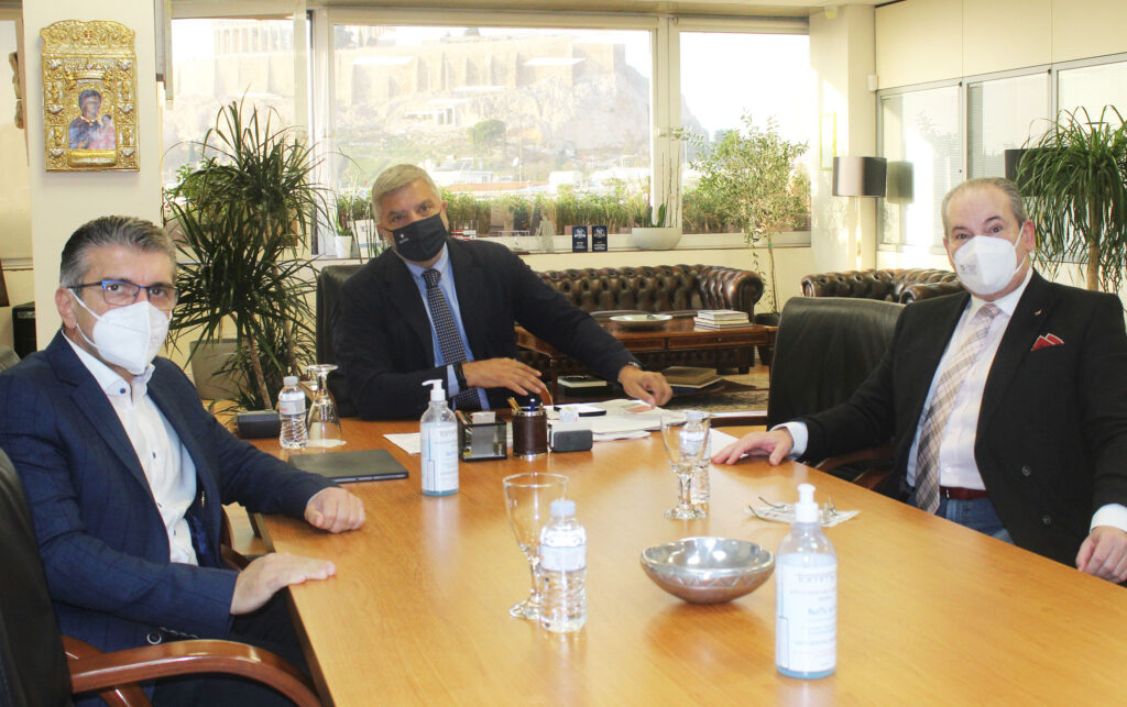 Συνάντηση του Προέδρου του ΙΣΑ Γ. Πατούλη, με τον Πρόεδρο της Ένωσης Μαιευτήρων Γυναικολόγων Ελλάδος Λ. Κλέτζερη