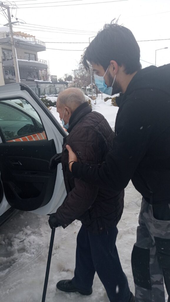 Πάνω από 50 ασθενείς διακομίσθηκαν με τις ειδικές Μονάδες Άμεσης Παρέμβασης του ΚΕΠΙΧ του ΙΣΑ και της Περιφέρειας Αττικής σε δομές υγείας σε όλη την Αττική συνδράμοντας το έργο του ΕΚΑΒ, το τελευταίο διήμερο 24 και 25 Ιανουαρίου Πάνω από 50 ασθενείς διακομίσθηκαν με τις ειδικές Μονάδες Άμεσης Παρέμβασης του ΚΕΠΙΧ του ΙΣΑ και της Περιφέρειας Αττικής σε δομές υγείας σε όλη την Αττική συνδράμοντας το έργο του ΕΚΑΒ, το τελευταίο διήμερο 24 και 25 Ιανουαρίου