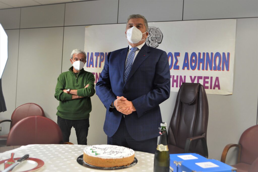 Στη σημαντική συμβολή του ΙΣΑ, αναφέρθηκε ο Γ. Πατούλης, στην κοπή της Πρωτοχρονιάτικης πίτας του Συλλόγου που πραγματοποιήθηκε υβριδικά Στη σημαντική συμβολή του ΙΣΑ, αναφέρθηκε ο Γ. Πατούλης, στην κοπή της Πρωτοχρονιάτικης πίτας του Συλλόγου που πραγματοποιήθηκε υβριδικά