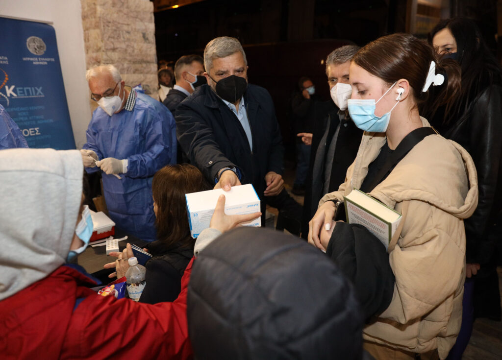 Στο πλευρό των πρώτων Ουκρανών προσφύγων που έφθασαν στη χώρα μας, ο ΙΣΑ και η Περιφέρεια Αττικής Στο πλευρό των πρώτων Ουκρανών προσφύγων που έφθασαν στη χώρα μας, ο ΙΣΑ και η Περιφέρεια Αττικής