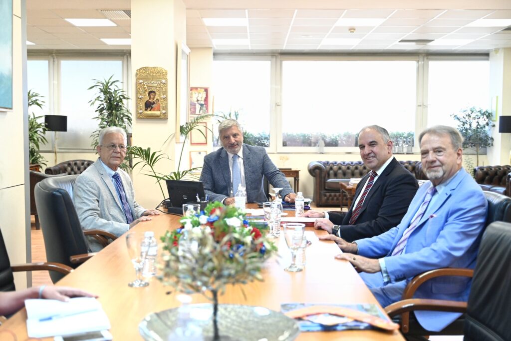 Επίσκεψη του Προέδρου του Ελληνικού Ιατρικού Συλλόγου της Μελβούρνης Μαρίνη Πιρπιρή στον Πρόεδρο του ΙΣΑ και Περιφερειάρχη Αττικής Γ. Πατούλη Επίσκεψη του Προέδρου του Ελληνικού Ιατρικού Συλλόγου της Μελβούρνης Μαρίνη Πιρπιρή στον Πρόεδρο του ΙΣΑ και Περιφερειάρχη Αττικής Γ. Πατούλη