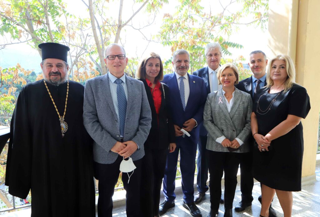 Στην ανάγκη συνεργασίας, για την ενίσχυση των νοσοκομείων με προσωπικό και τεχνολογικό εξοπλισμό, αναφέρθηκε ο Πρόεδρος του ΙΣΑ, στο πλαίσιο της επίσκεψής του στο νοσοκομείο Σωτηρία Στην ανάγκη συνεργασίας, για την ενίσχυση των νοσοκομείων με προσωπικό και τεχνολογικό εξοπλισμό, αναφέρθηκε ο Πρόεδρος του ΙΣΑ, στο πλαίσιο της επίσκεψής του στο νοσοκομείο Σωτηρία