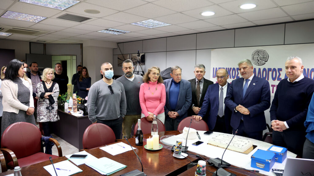 Στο σημαντικό ρόλο του ΙΣΑ, αναφέρθηκε ο Πρόεδρος του ΙΣΑ Γ. Πατούλης, στην κοπή της Πρωτοχρονιάτικης πίτας, για τους εργαζόμενους του Συλλόγου