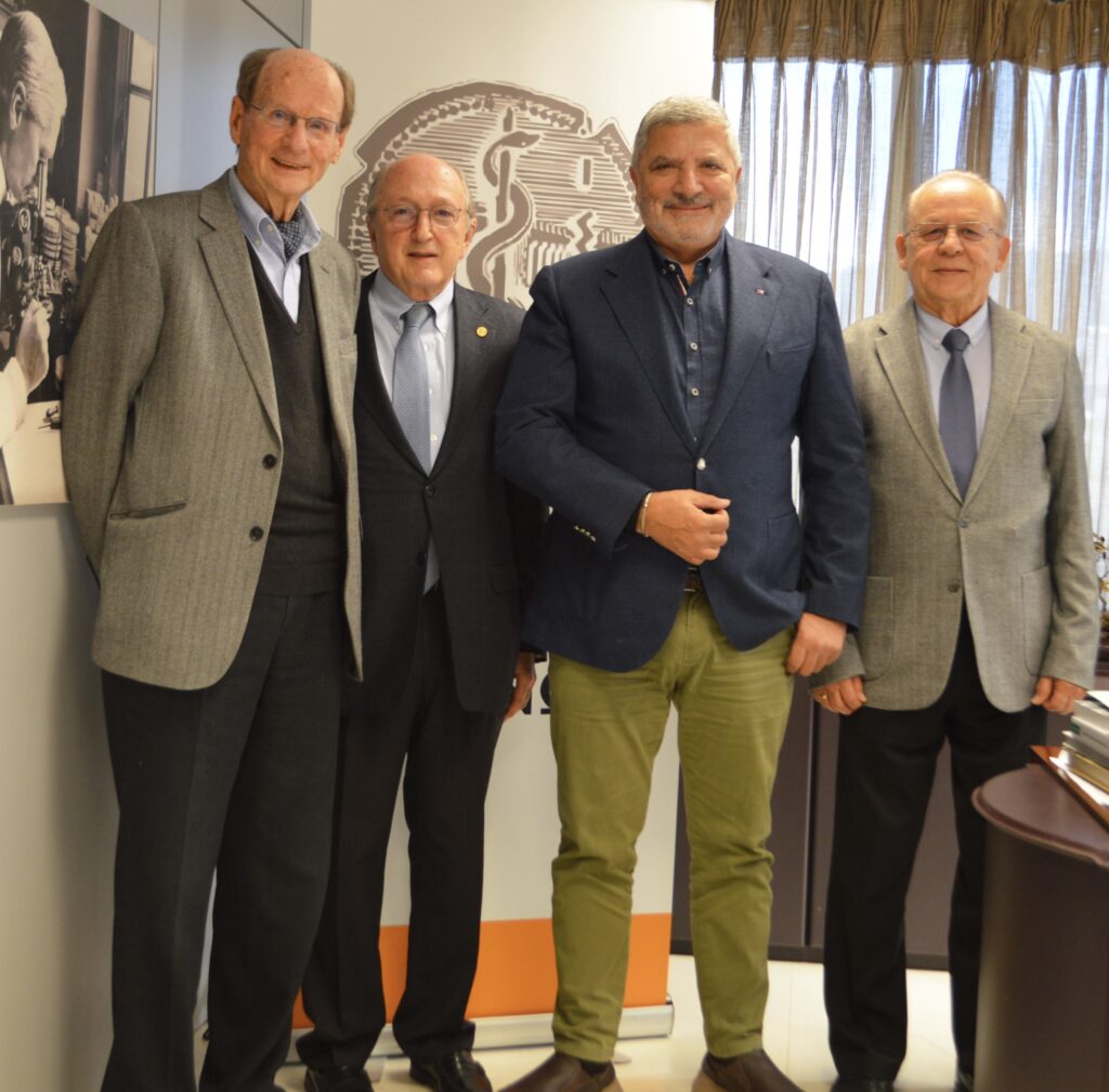 Οι δράσεις για τη διάδοση του αυθεντικού όρκου του Ιπποκράτη στο επίκεντρο της σύσκεψης του Προέδρου του ΙΣΑ με τον Πρόεδρο και τον Αντιπρόεδρο του Διεθνούς Ιπποκράτειου Ιδρύματος