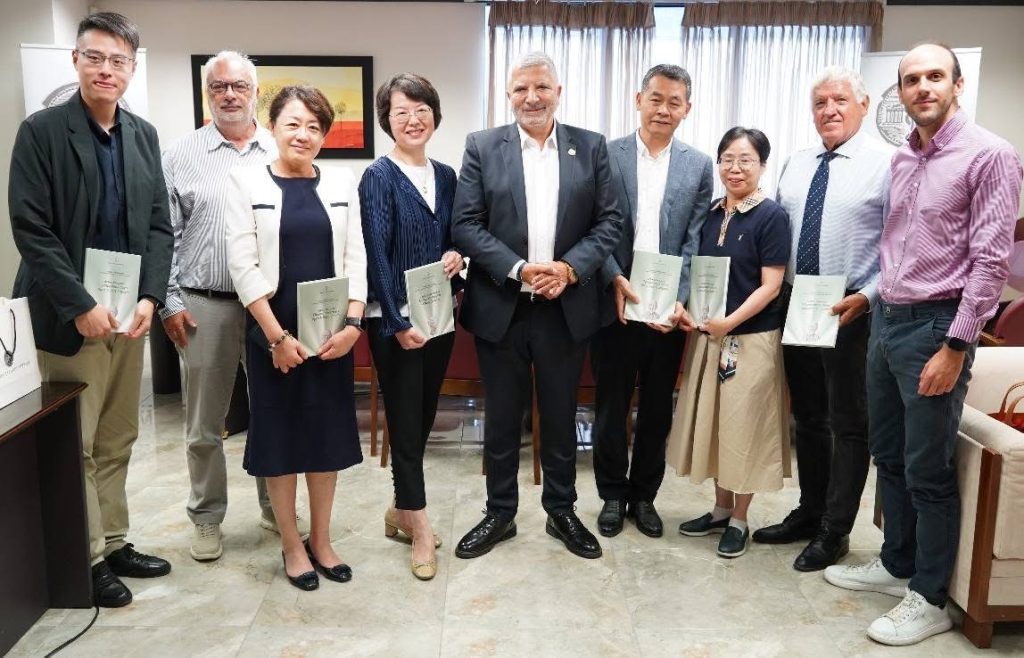 Την απαρχή μιας νέας στρατηγικής συμμαχίας, σηματοδοτεί η συνάντηση του Προέδρου του ΙΣΑ Γ.Πατούλη, με αντιπροσωπεία του Ιατρικού Συλλόγου Σαγκάης